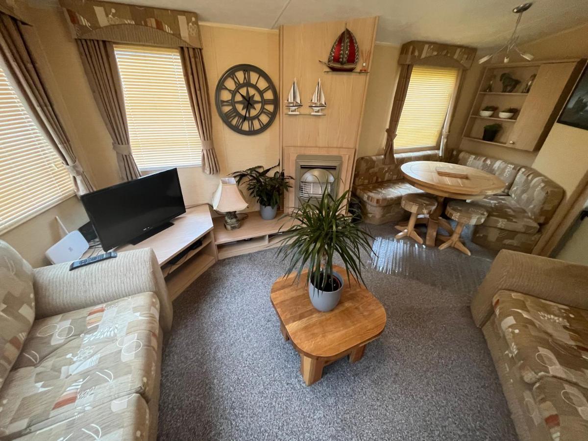 Fulmar 43 ~ Parkdean Holiday Resort Great Yarmouth Extérieur photo